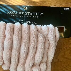 NWT Robert Stanley Plush Pink faux fur Table Runner
